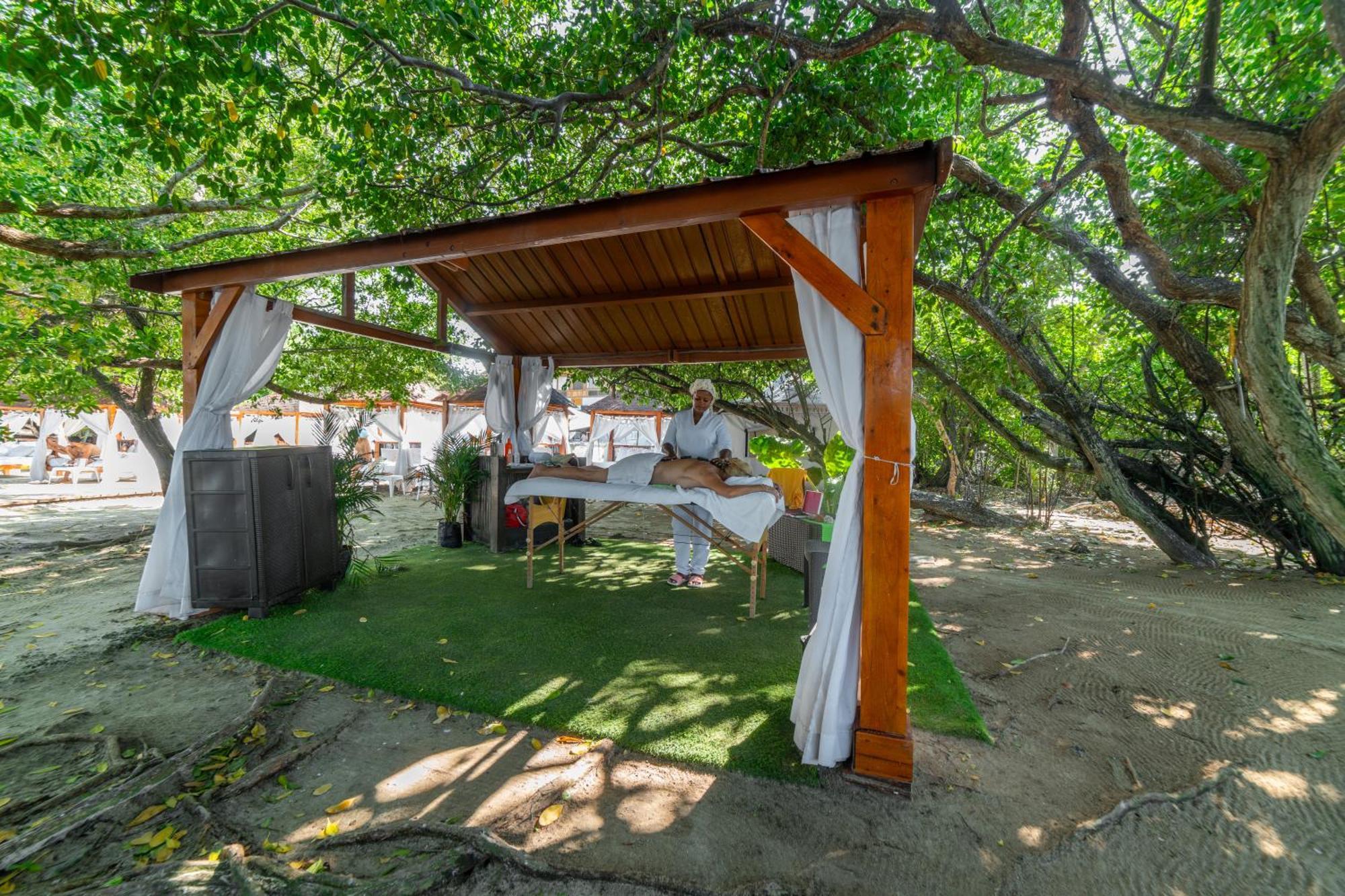 Pao Pao Hotel & Beach Club Isla Grande  Exteriér fotografie